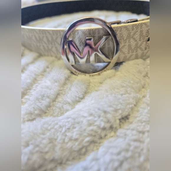 Michael Kors Reversible Black/White Belt for Women 40in Width 1.25 In NWOT - Picture 2 of 6